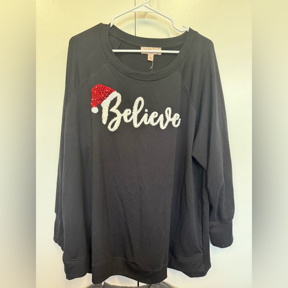 New Santa Christmas sweatshirt with sequins.  Perfect for the holidays.   Gift